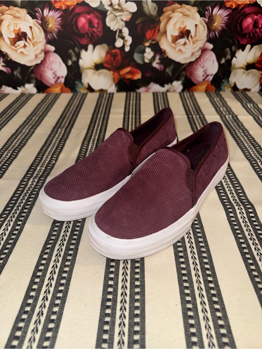 Keds x DearFoams Women's Burgundy Slip-On Suede Sneakers w/ White Sole, Size 7.5